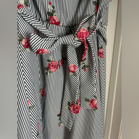 Calvin Klein Dress with embroidered flowers. - Picture 8 of 13